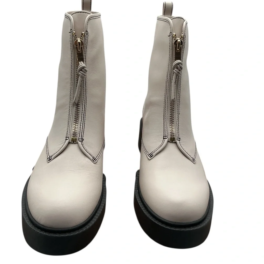 NWT Coach Liza Cream Ankle Boots with Black Soles‎ size 10B